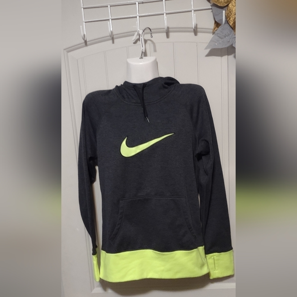 Nike sweater for women size small